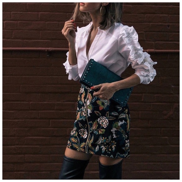 HOST PICK🔥White Ruffle Sleeve Button Blouse Top - Picture 3 of 7